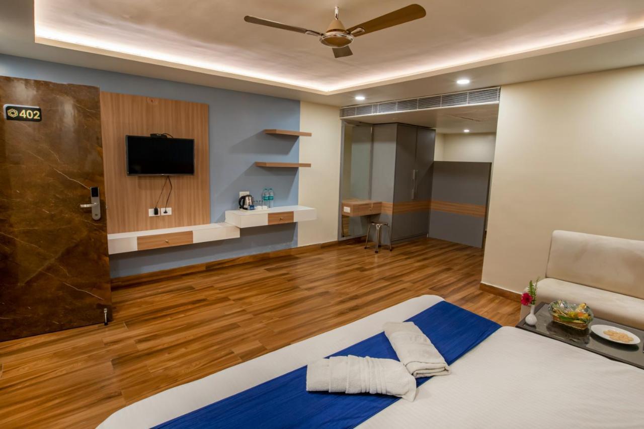 Hotel Durene Beach By Goroomgo 4*